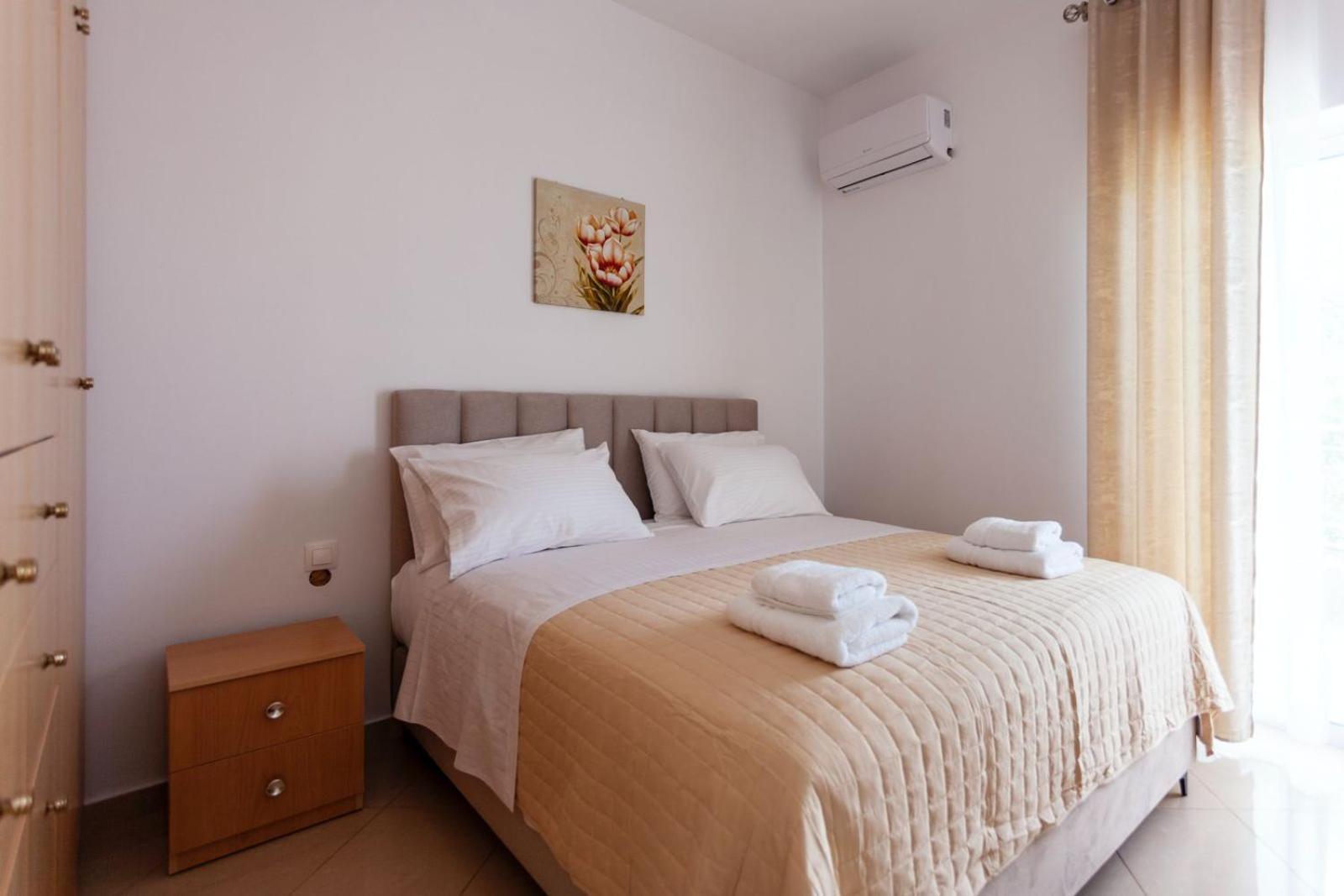 Zacharias Apartments Himare Ngoại thất bức ảnh