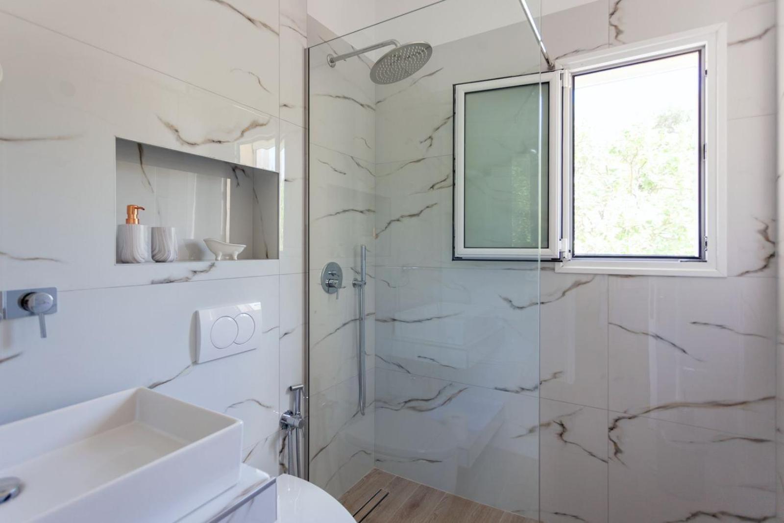 Zacharias Apartments Himare Ngoại thất bức ảnh