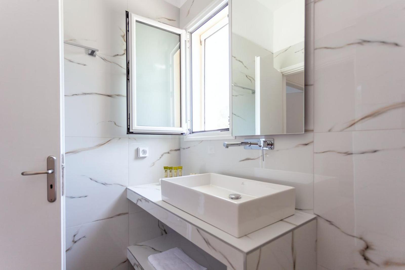 Zacharias Apartments Himare Ngoại thất bức ảnh