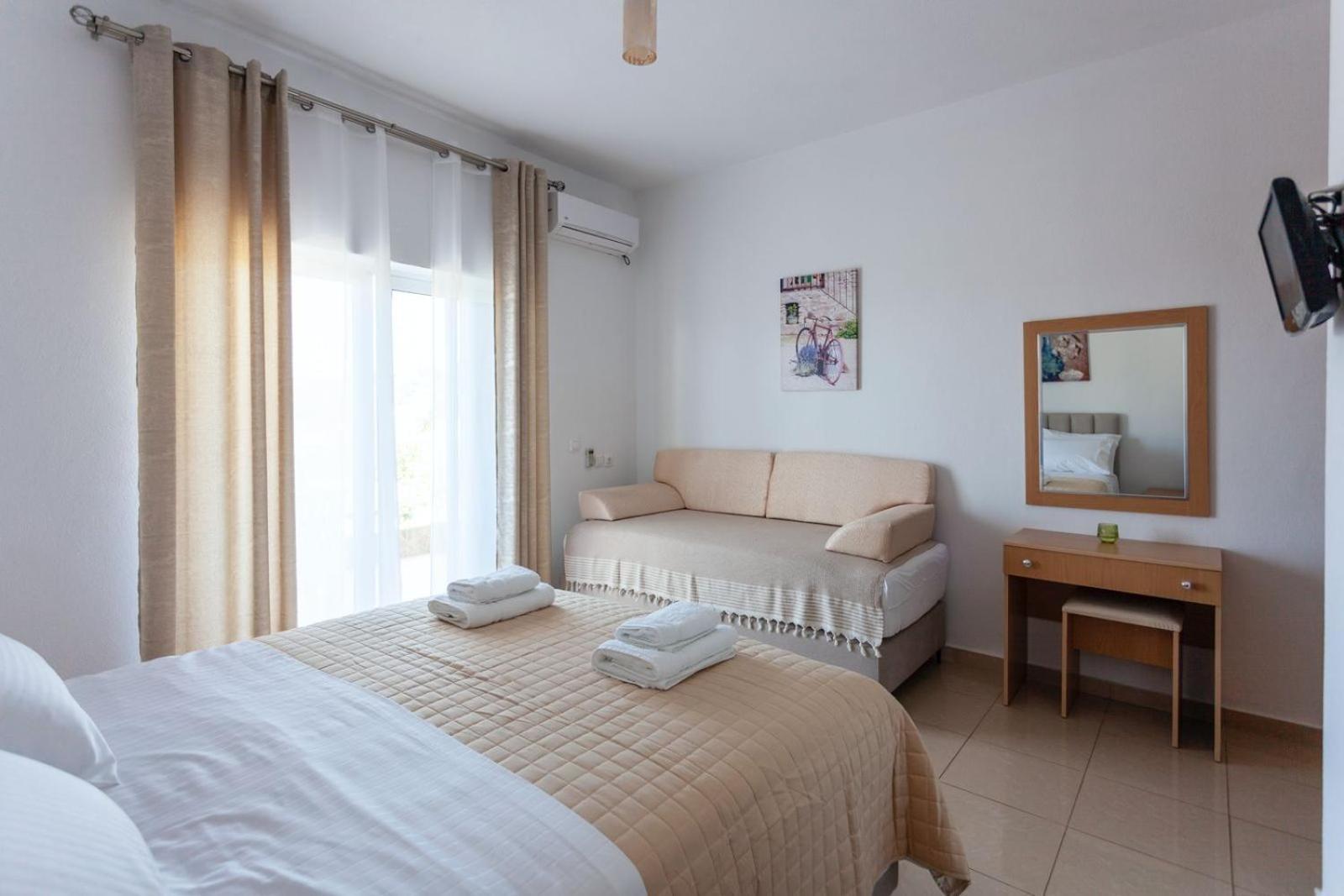 Zacharias Apartments Himare Ngoại thất bức ảnh