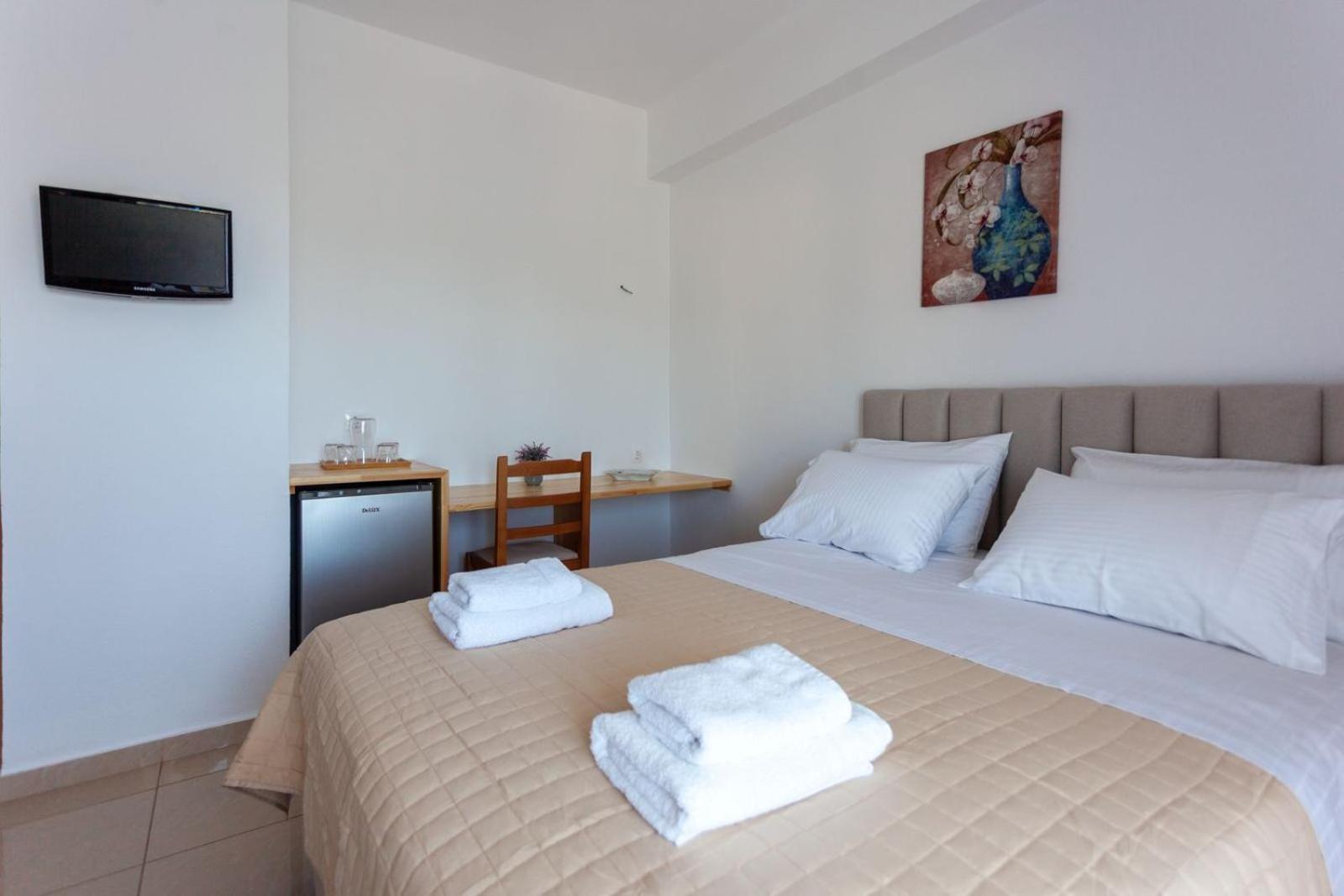 Zacharias Apartments Himare Ngoại thất bức ảnh
