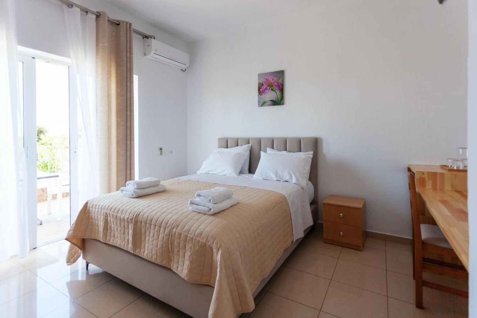 Zacharias Apartments Himare Ngoại thất bức ảnh